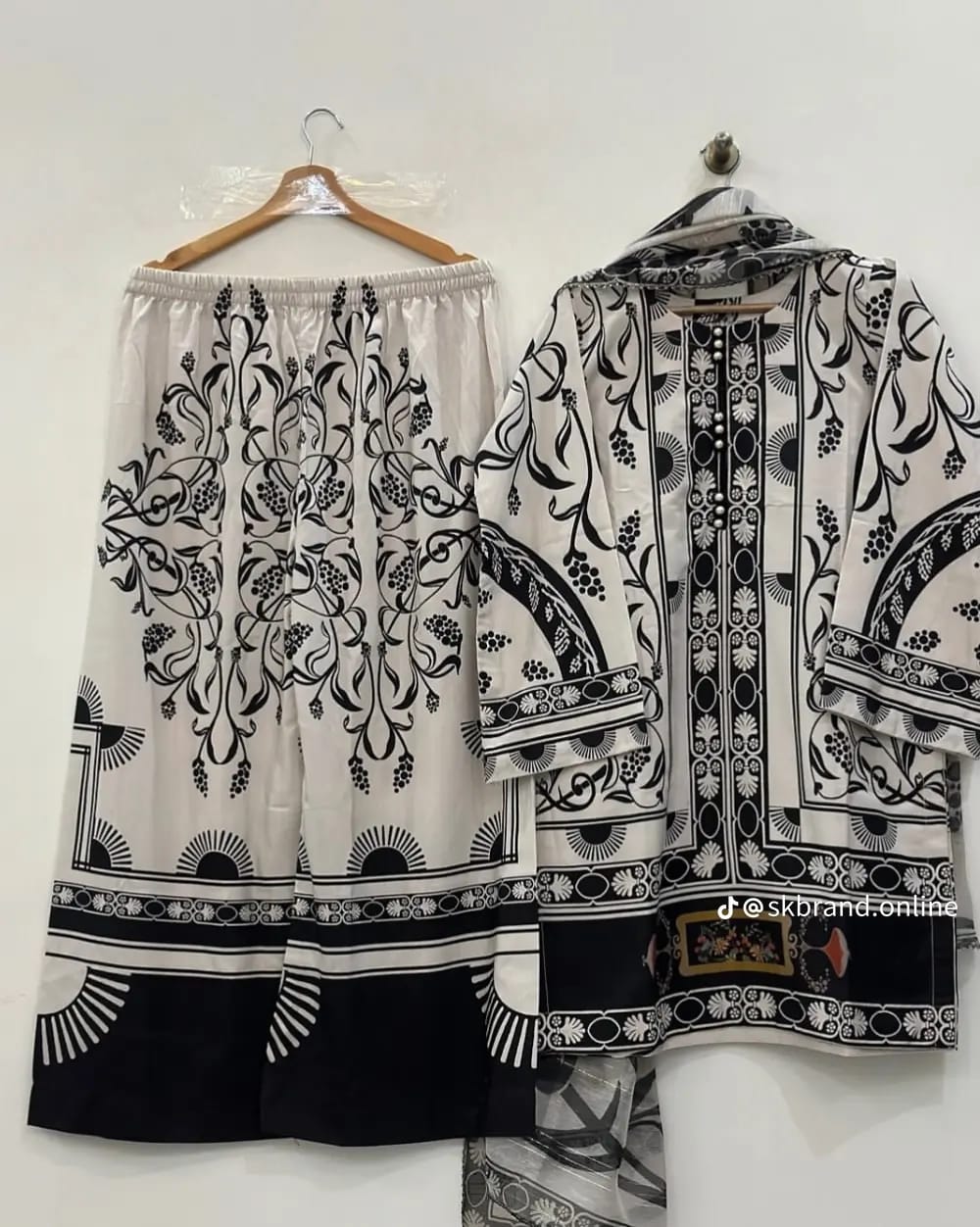 Stylish Black Printed Suit Set with Dupatta